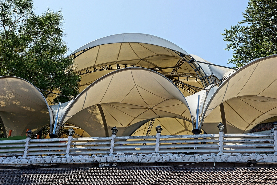 Choosing the Right Material for Custom Canvas Tents